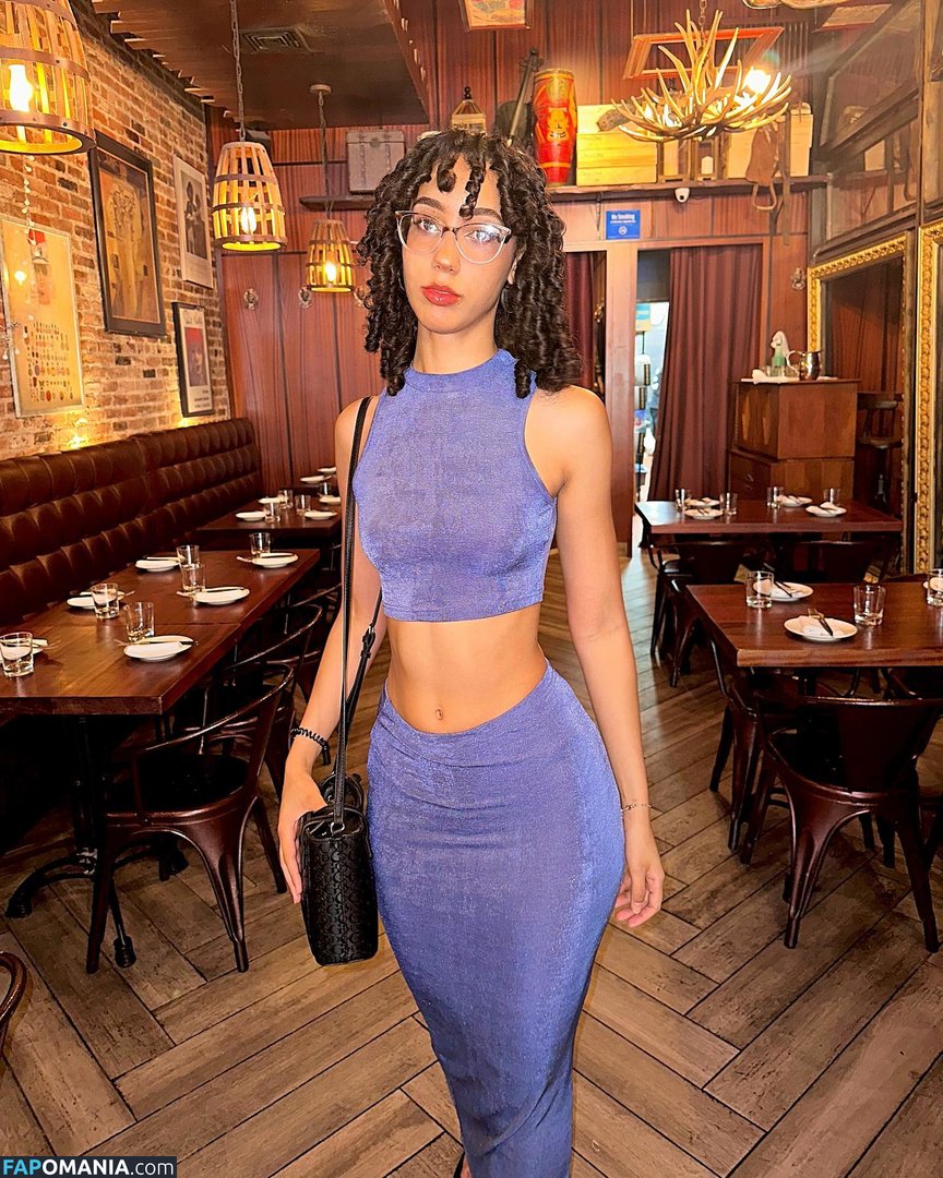 eliana / ewmxt / lalayravo / woahnatty Обнажённый OnlyFans  Утёкшее фото #5