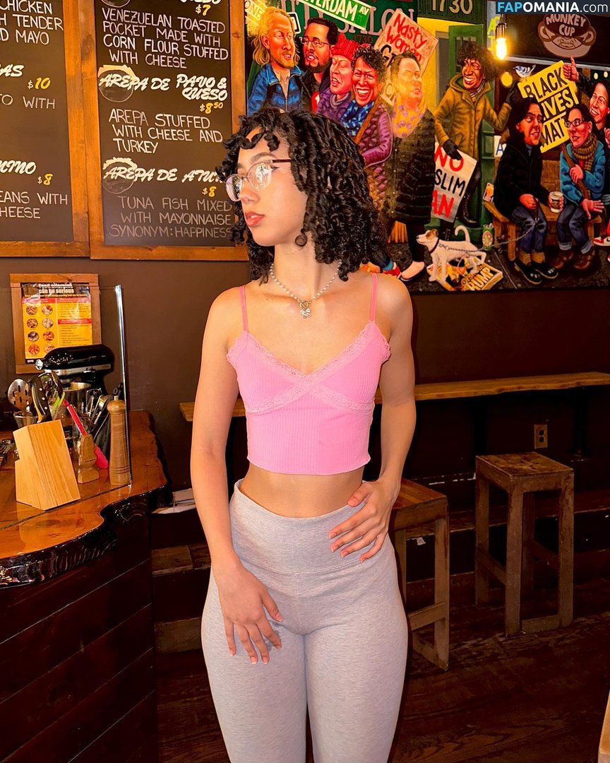 eliana / ewmxt / lalayravo / woahnatty Обнажённый OnlyFans  Утёкшее фото #23