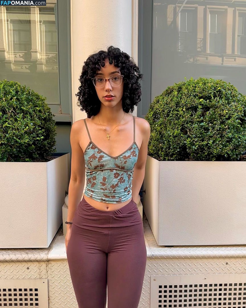 eliana / ewmxt / lalayravo / woahnatty Обнажённый OnlyFans  Утёкшее фото #36