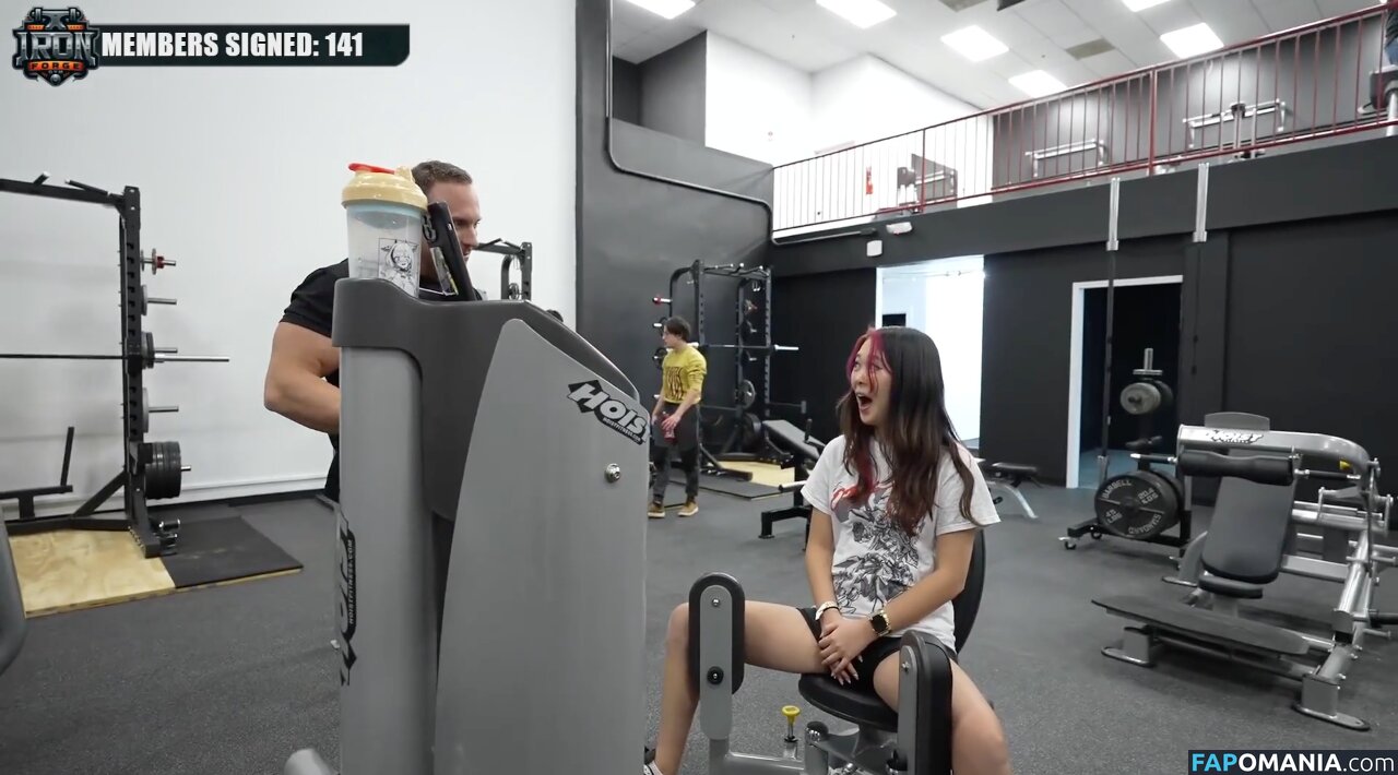 ExtraEmily / extra.emilay / extraemilyy / extremly_cute Обнажённый OnlyFans  Утёкшее фото #7