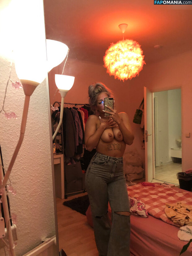 Fairy Karo / fairykaro / karolinantivist Обнажённый OnlyFans  Утёкшее фото #71