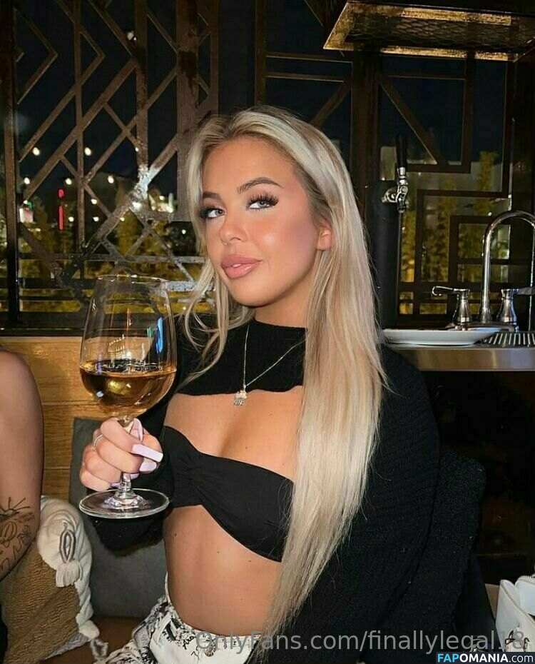 finallylegal18 / hazel_beauti Обнажённый OnlyFans  Утёкшее фото #472
