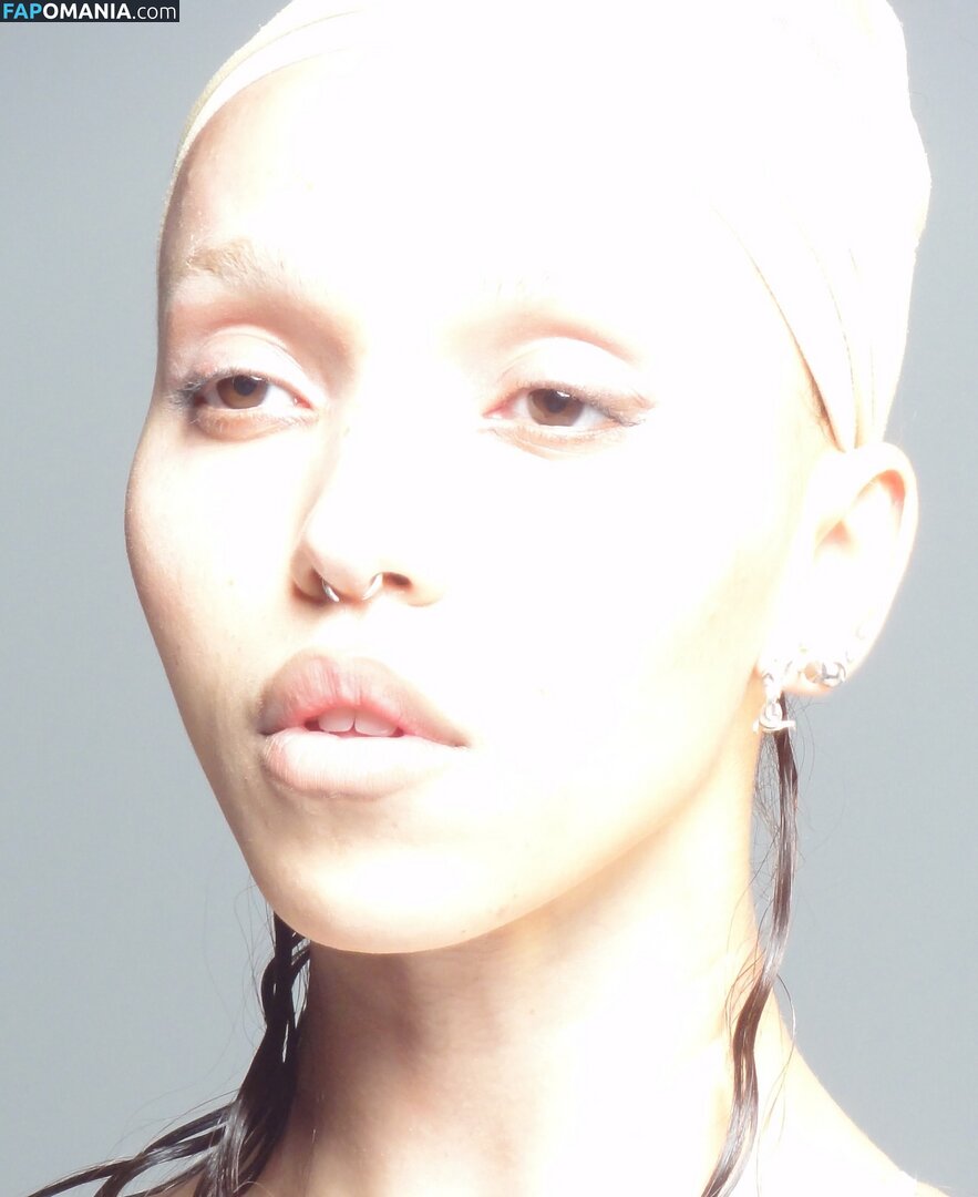 FKA Twigs / FKAtwigs Обнажённый OnlyFans  Утёкшее фото #4