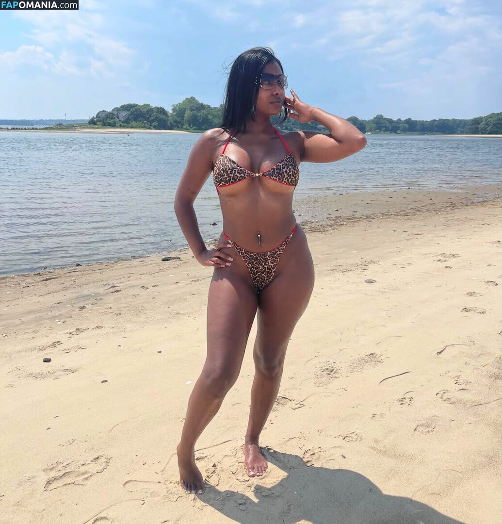 flo__pa Обнажённый OnlyFans  Утёкшее фото #4