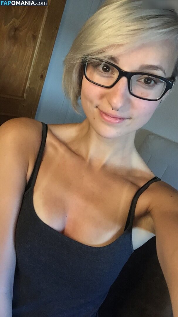 Fuxy / itssarahhoskins Обнажённый OnlyFans  Утёкшее фото #30