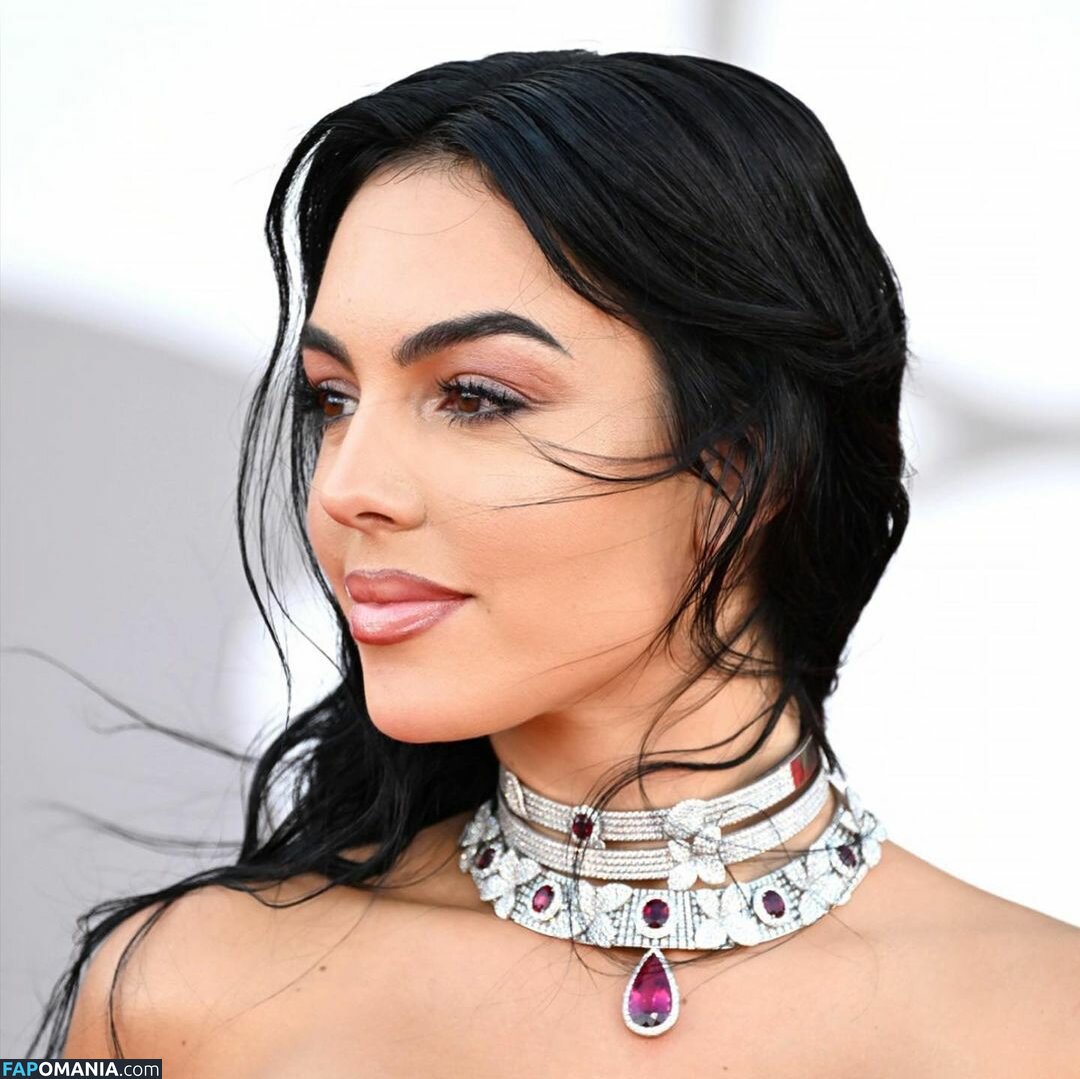 Georgina Rodriguez / georginagio Обнажённый OnlyFans  Утёкшее фото #28