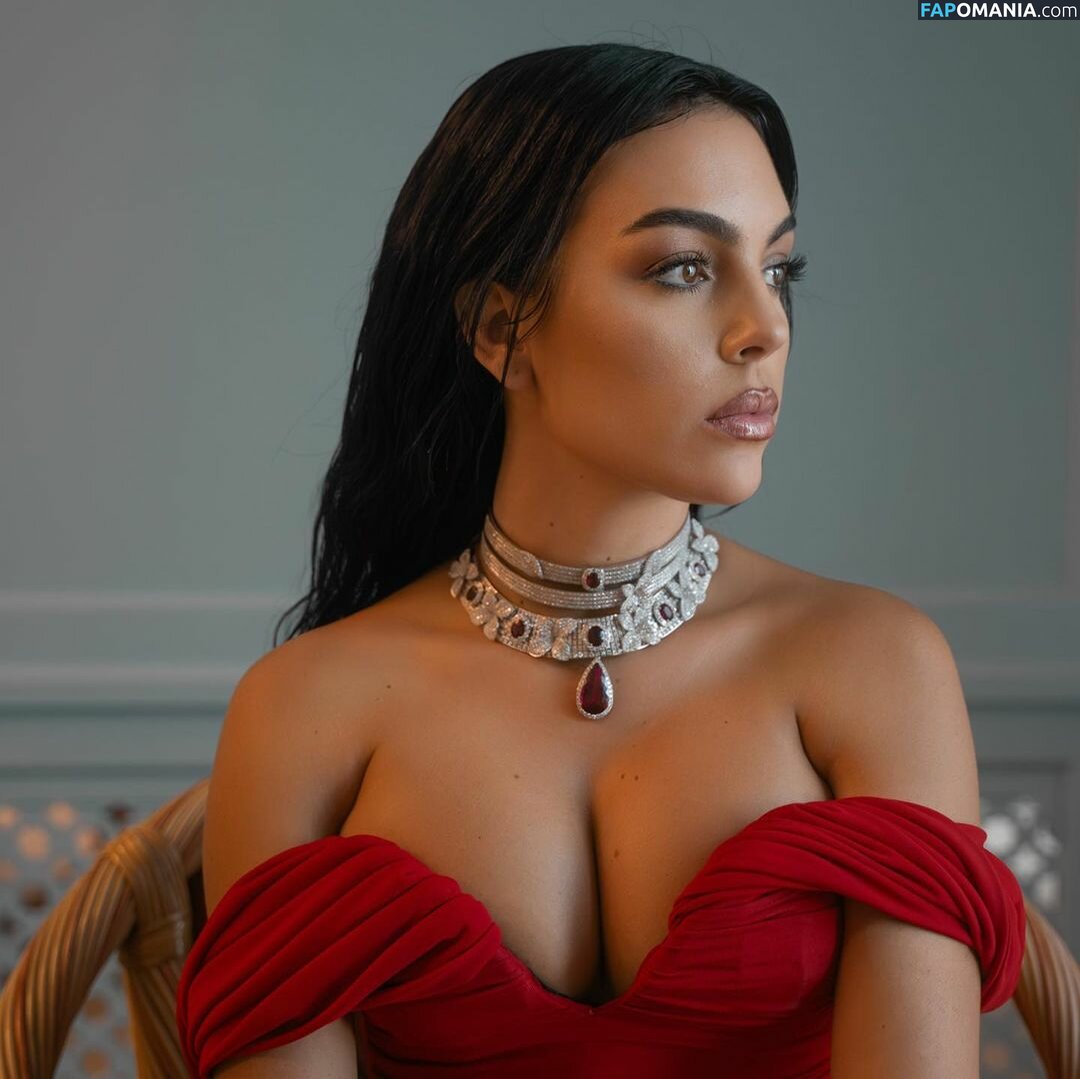 Georgina Rodriguez / georginagio Обнажённый OnlyFans  Утёкшее фото #30