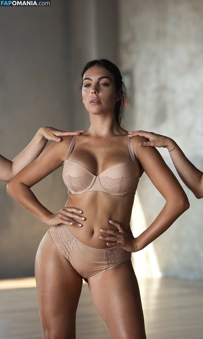 Georgina Rodriguez / georginagio Обнажённый OnlyFans  Утёкшее фото #64