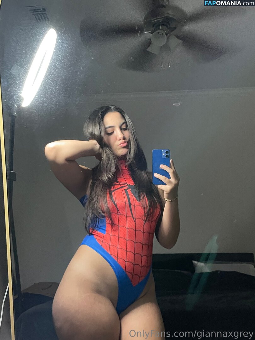 Giannagrey_ / Giannagreyx / giannaonlyx / giannaxgrey / https: Обнажённый OnlyFans  Утёкшее фото #11