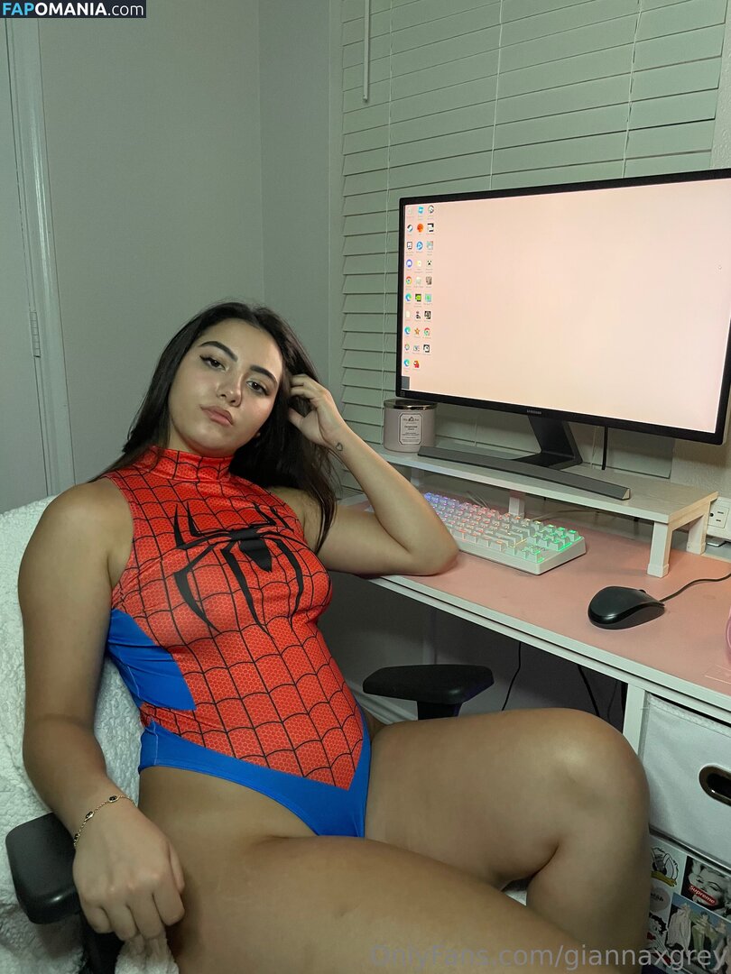 Giannagrey_ / Giannagreyx / giannaonlyx / giannaxgrey / https: Обнажённый OnlyFans  Утёкшее фото #13
