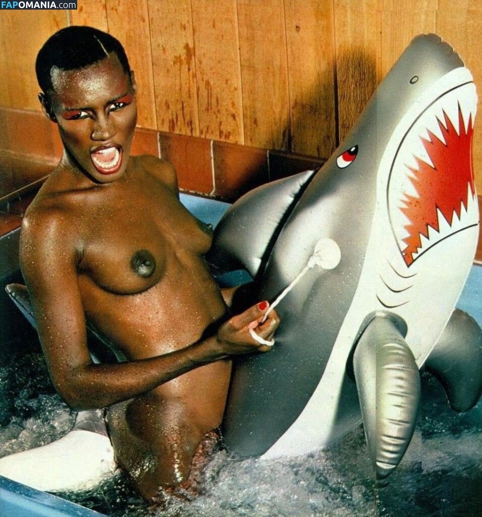 Grace Jones / gracejonesofficial / https: Обнажённый OnlyFans  Утёкшее фото #3