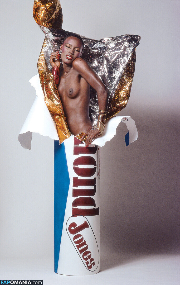 Grace Jones / gracejonesofficial / https: Обнажённый OnlyFans  Утёкшее фото #4