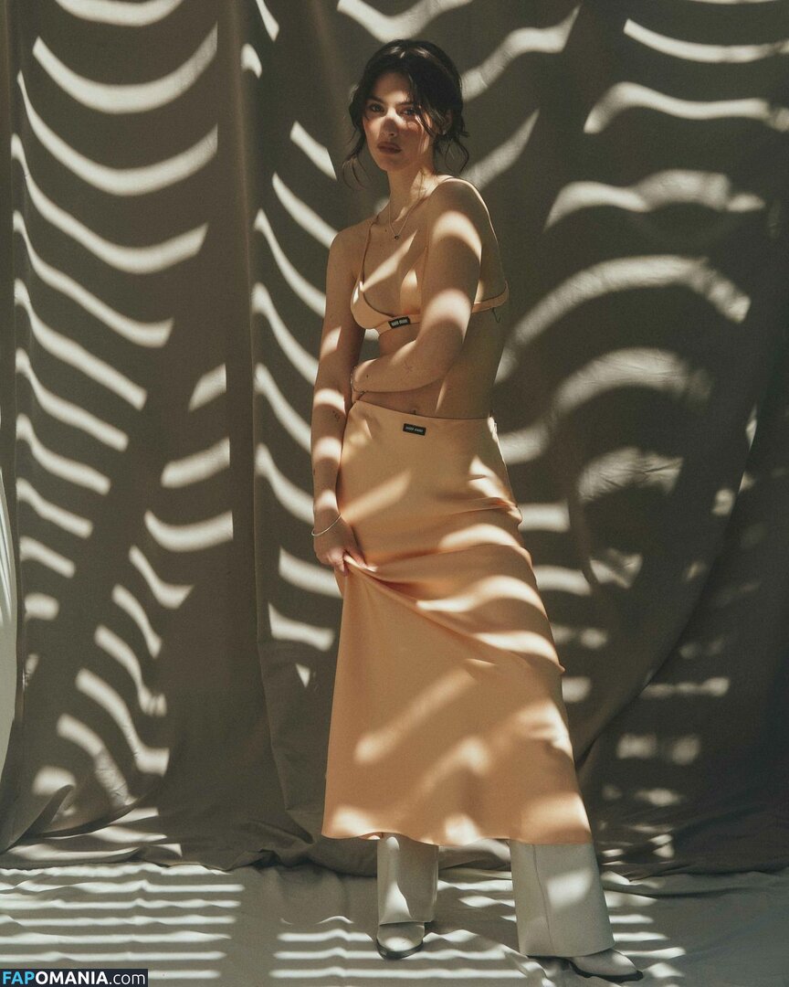 Gracie Abrams / gracieabrams Обнажённый OnlyFans  Утёкшее фото #13