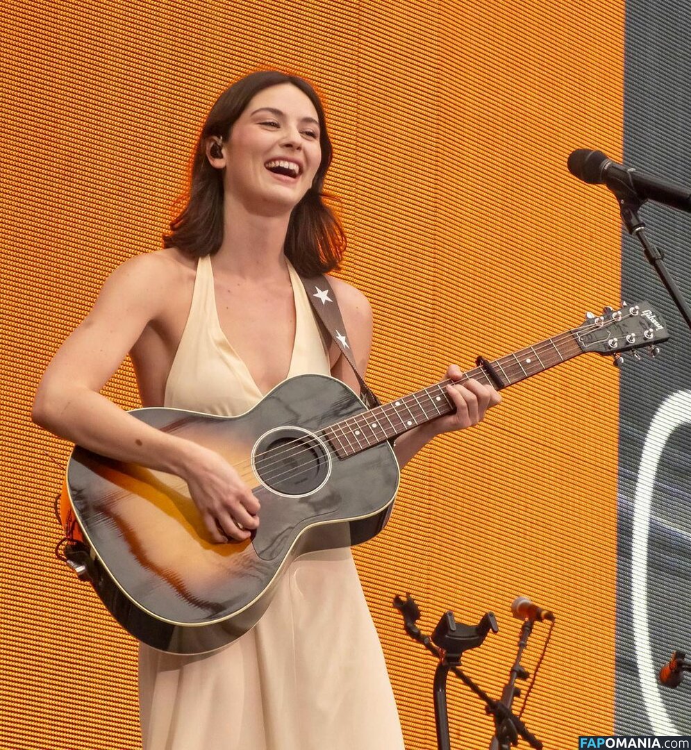 Gracie Abrams / gracieabrams Обнажённый OnlyFans  Утёкшее фото #107