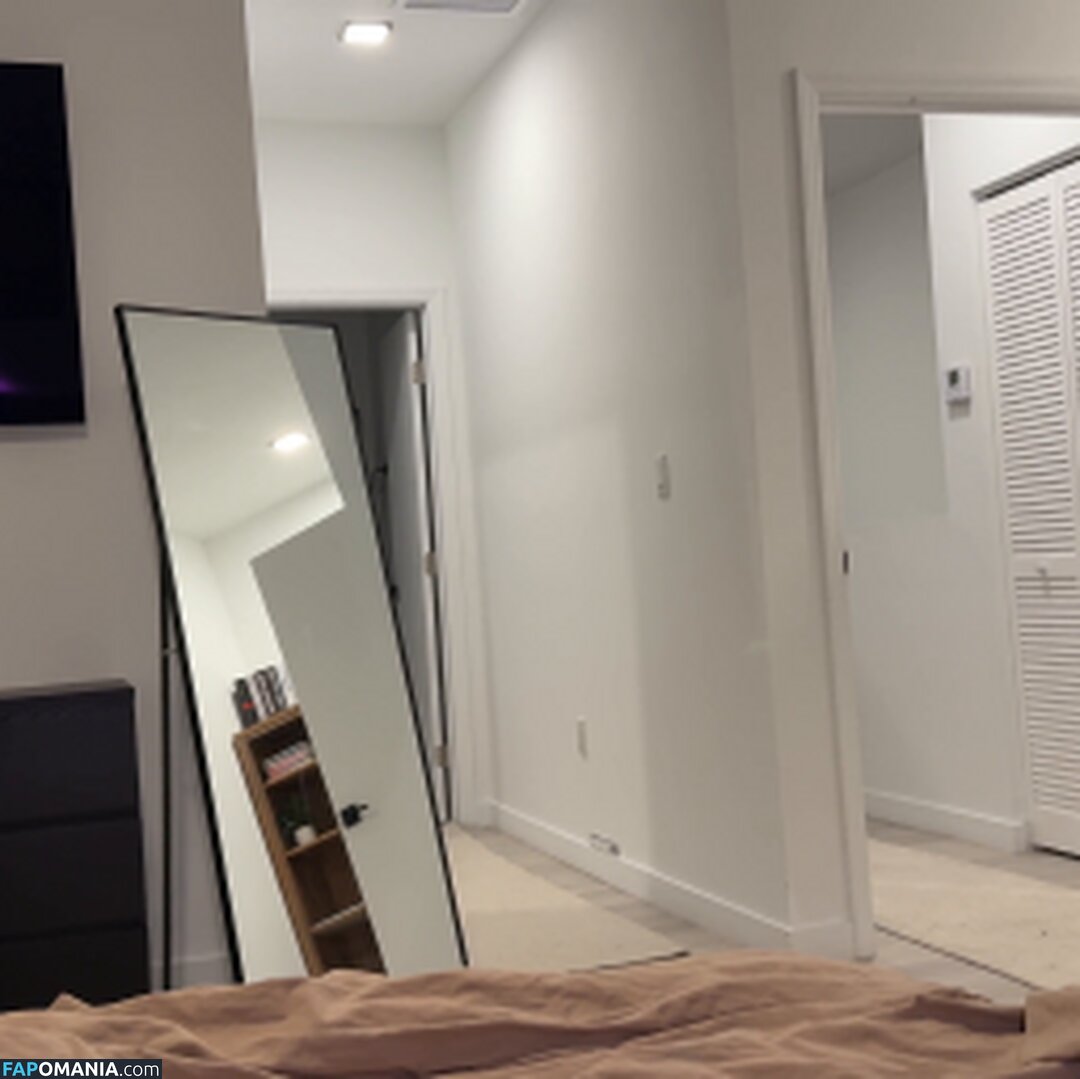 Gypsy Rose / Gypsyrose_137 / gypsygeyser / gypsyrose5star / https: / riotgypsyrose Обнажённый OnlyFans  Утёкшее фото #1