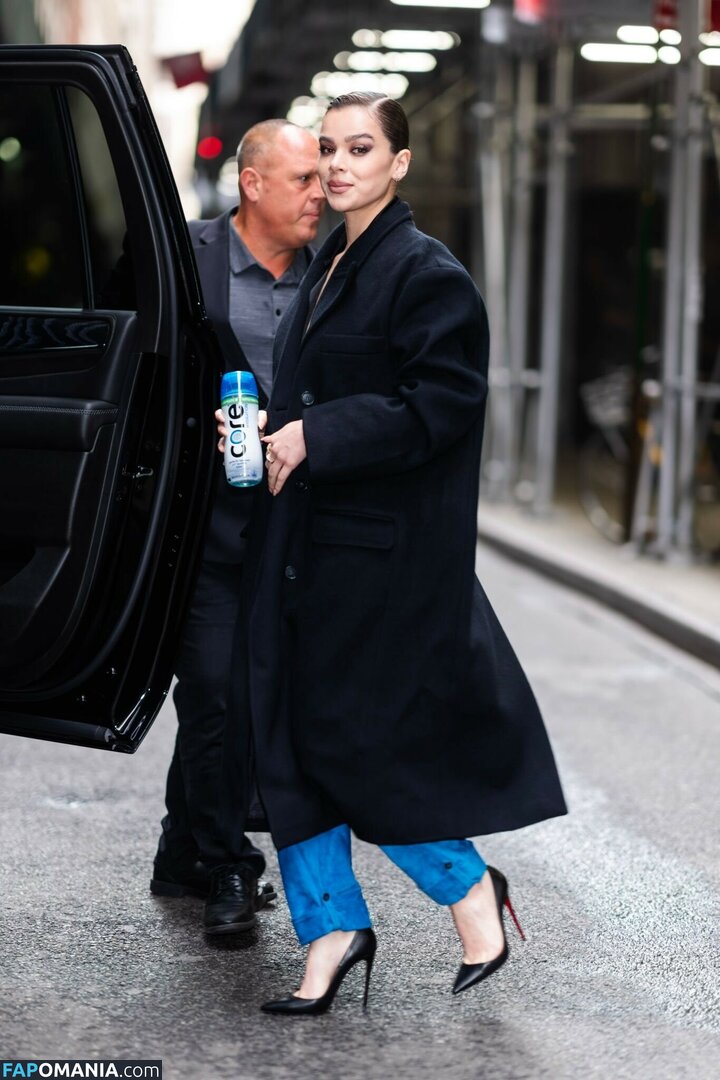 Hailee Steinfeld / haileesteinfeld / https: Обнажённый OnlyFans  Утёкшее фото #41