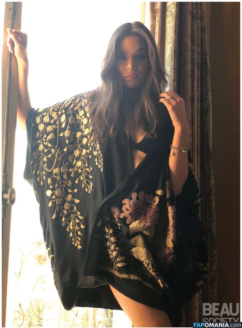 Hailee Steinfeld / haileesteinfeld Обнажённый OnlyFans  Утёкшее фото #1585