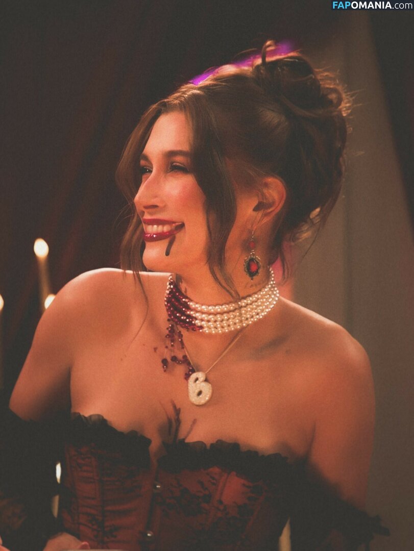 Hailey Baldwin Bieber / haileybieber Обнажённый OnlyFans  Утёкшее фото #392