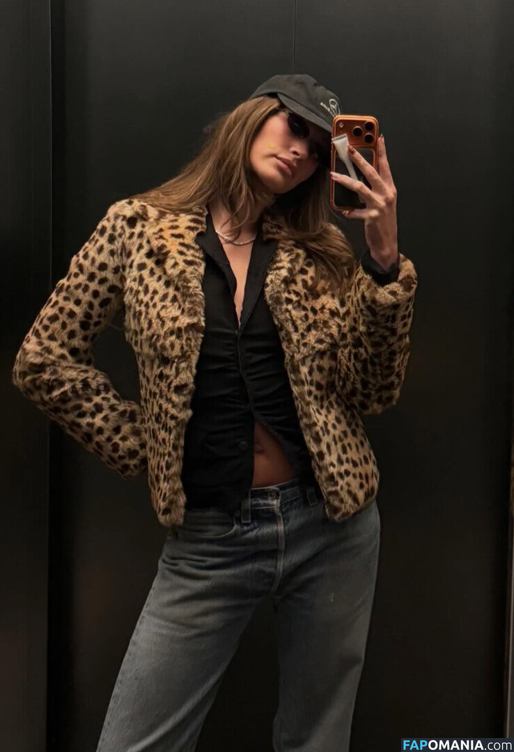 Hailey Baldwin Bieber / haileybieber Обнажённый OnlyFans  Утёкшее фото #657