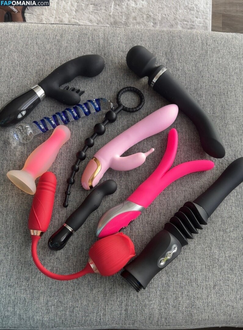 heluvmellybby / heluvmellyyy Обнажённый OnlyFans  Утёкшее фото #3