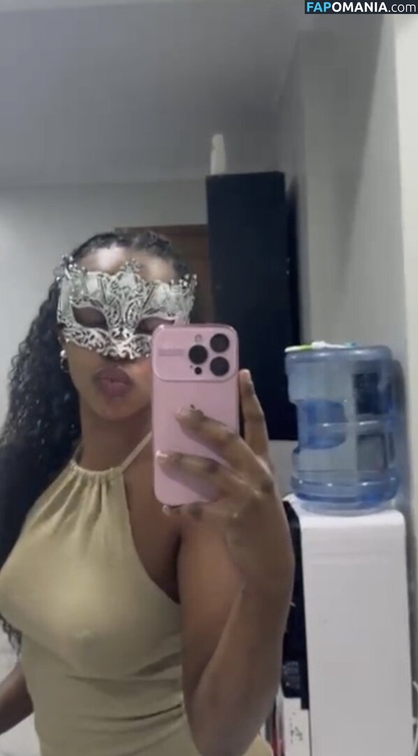 HornAfrica / east african / hickiesnbubbles / hornsafricasafaris Обнажённый OnlyFans  Утёкшее фото #3