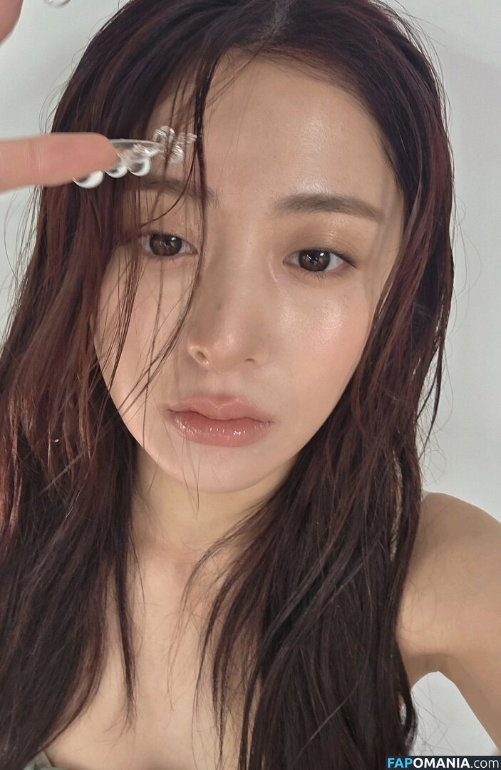 Huh Yunjin 허윤진 / LESSERAFIM / jenaissante Обнажённый OnlyFans  Утёкшее фото #7