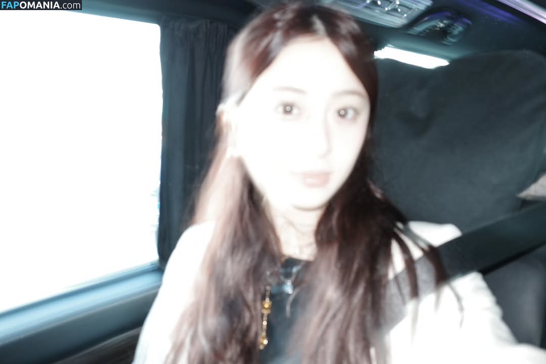 Huh Yunjin 허윤진 / LESSERAFIM / yunjin_lesserafims Обнажённый OnlyFans  Утёкшее фото #11