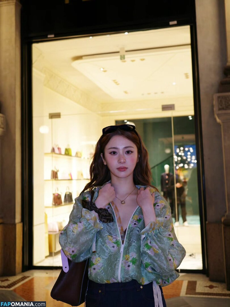 Huh Yunjin 허윤진 / LESSERAFIM / yunjin_lesserafims Обнажённый OnlyFans  Утёкшее фото #22