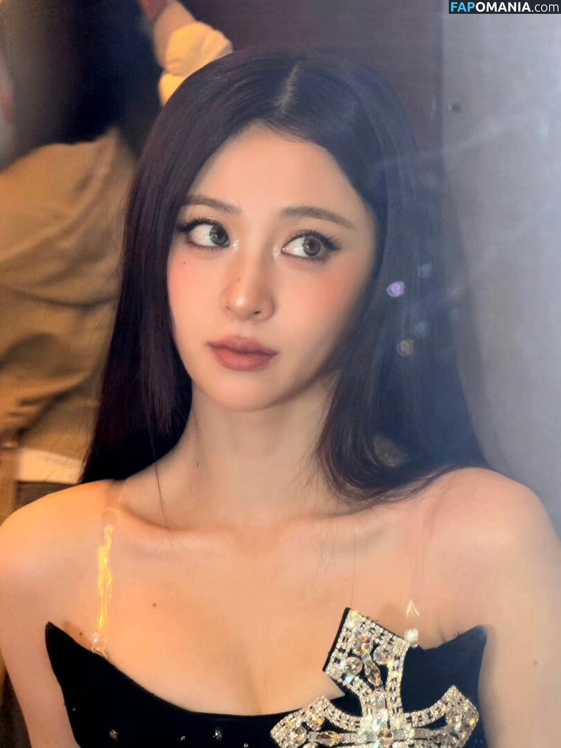 Huh Yunjin 허윤진 / LESSERAFIM / yunjin_lesserafims Обнажённый OnlyFans  Утёкшее фото #41