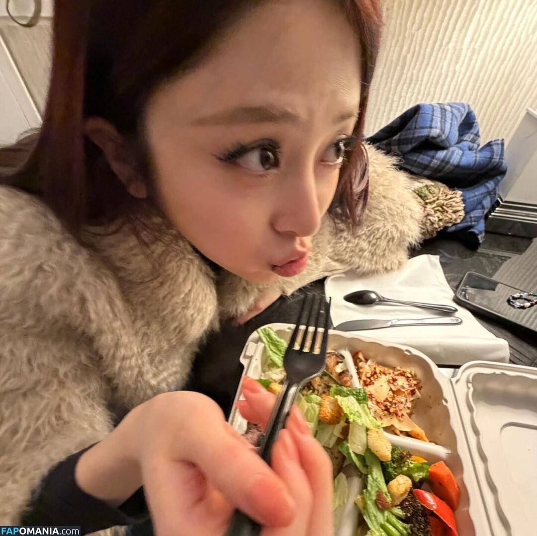 Huh Yunjin 허윤진 / LESSERAFIM / yunjin_lesserafims Обнажённый OnlyFans  Утёкшее фото #49