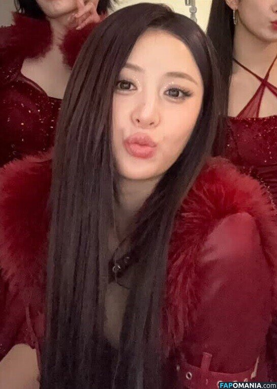 Huh Yunjin 허윤진 / LESSERAFIM / yunjin_lesserafims Обнажённый OnlyFans  Утёкшее фото #52