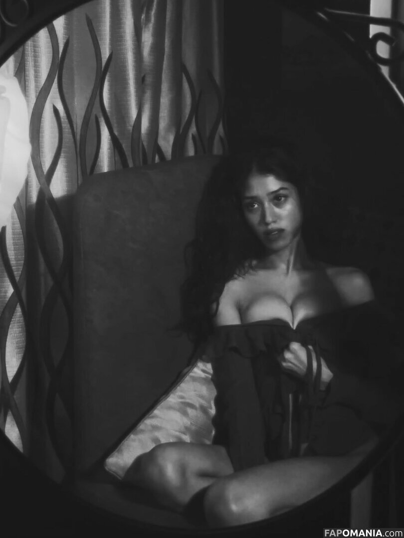 husn.ki.parii Обнажённый OnlyFans  Утёкшее фото #3