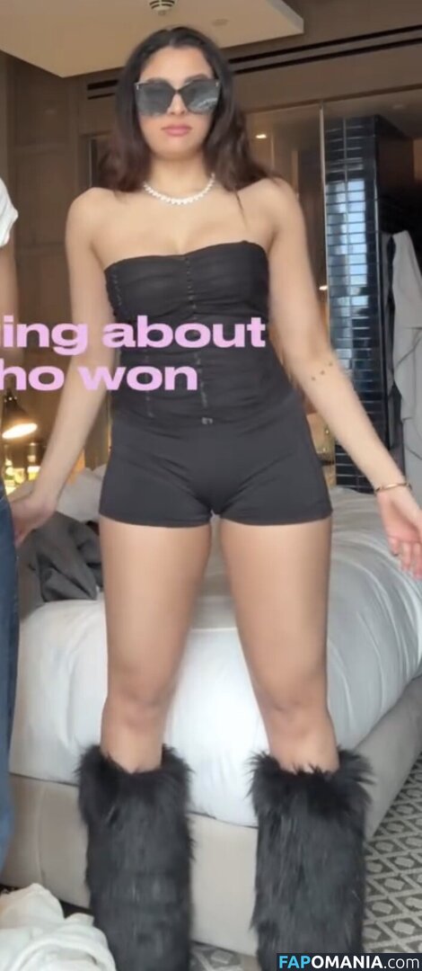 alycakes__ / iconicakes / sara deshmukh / saradeshmukhhh Обнажённый OnlyFans  Утёкшее фото #24