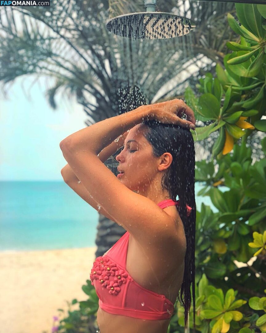 Iris Mittenaere / irismittenaere / summerxiris Обнажённый OnlyFans  Утёкшее фото #25