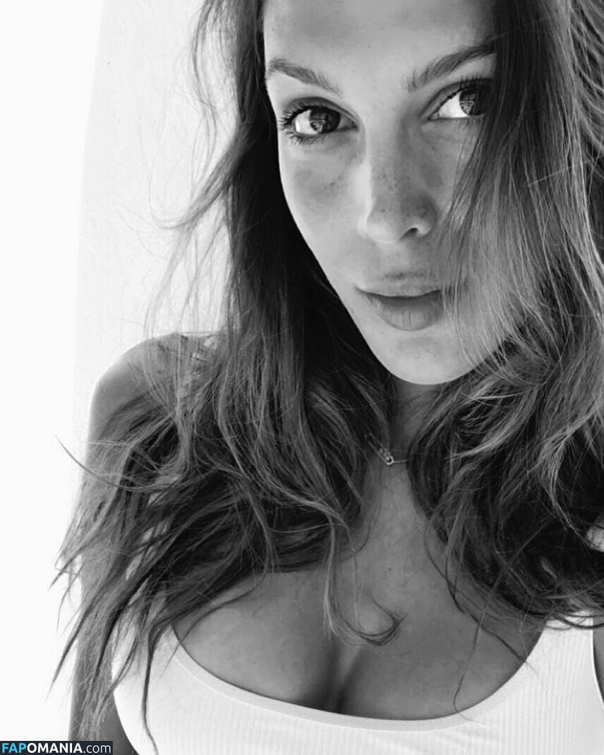 Iris Mittenaere / irismittenaere / summerxiris Обнажённый OnlyFans  Утёкшее фото #36