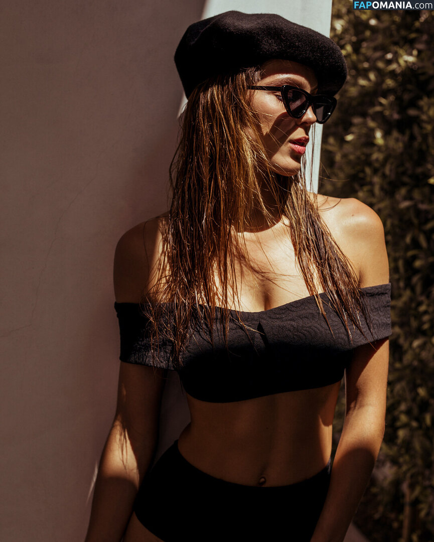 Iris Mittenaere / irismittenaere / summerxiris Обнажённый OnlyFans  Утёкшее фото #39