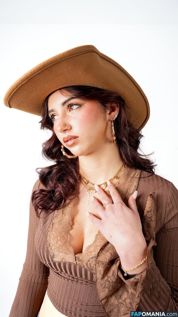 Iris Vallaranii / iris.vallaranii Обнажённый OnlyFans  Утёкшее фото #2