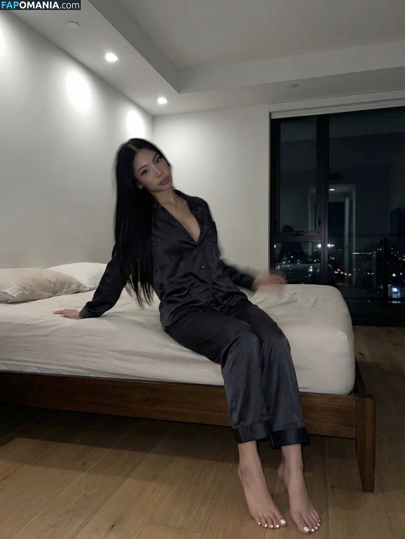 Isabella Yoon / itsisabellayoon Обнажённый OnlyFans  Утёкшее фото #8