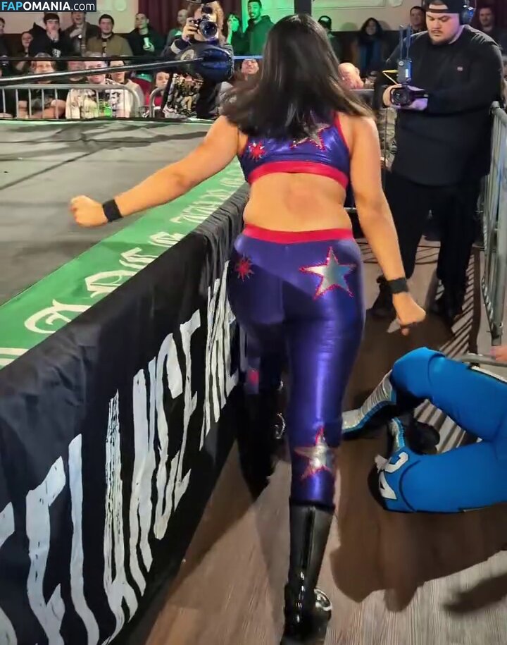 Izzy Moreno  / Izzy Moreno / ItsIzzyMania / itsizzymania Обнажённый OnlyFans  Утёкшее фото #6