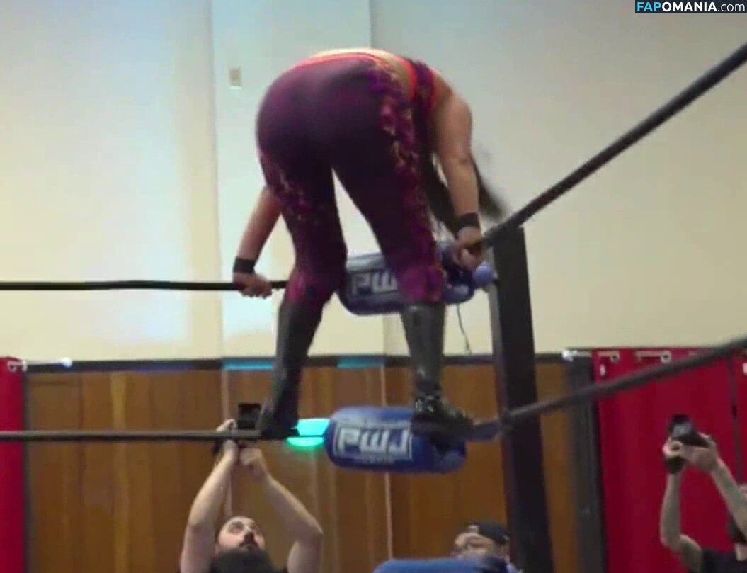 ItsIzzyMania / Izzy Moreno / WWYTWrestling Обнажённый OnlyFans  Утёкшее фото #57