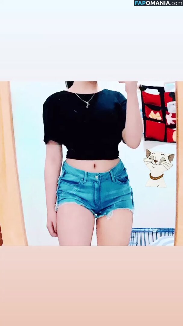 Jenevie Delloson / jenevie_delloson Обнажённый OnlyFans  Утёкшее фото #1