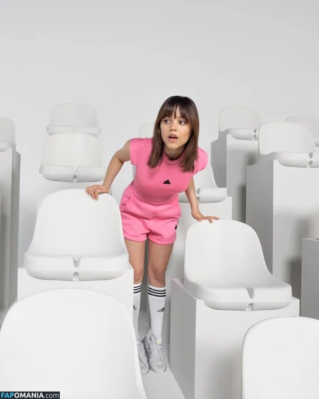 Jenna Ortega / Page / jennaortega Обнажённый OnlyFans  Утёкшее фото #53