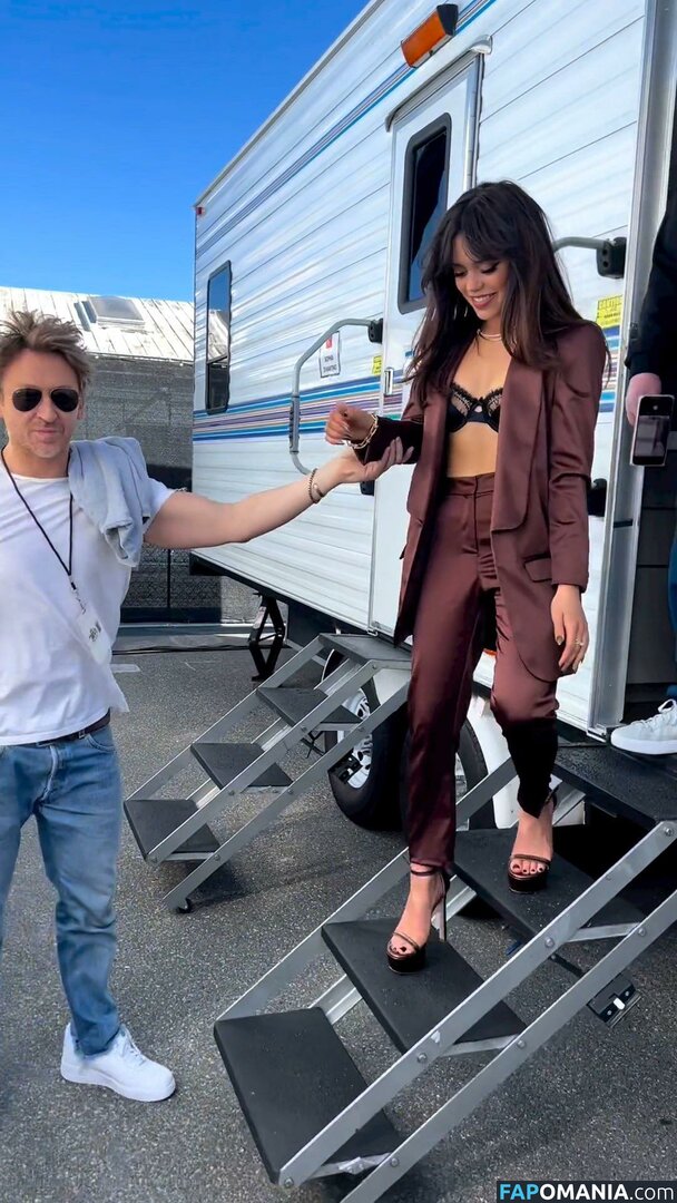 Jenna Ortega / Page / jennaortega Обнажённый OnlyFans  Утёкшее фото #376