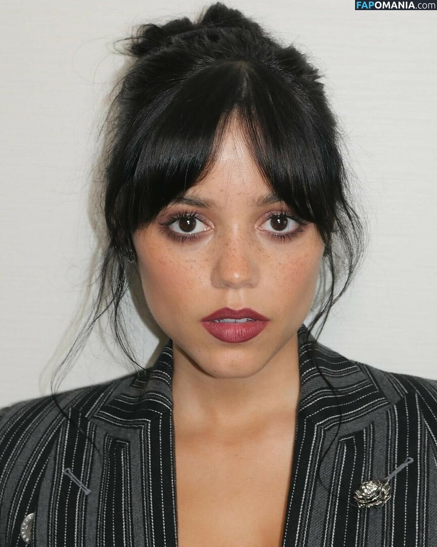 Jenna Ortega / Page / jennaortega Обнажённый OnlyFans  Утёкшее фото #1406