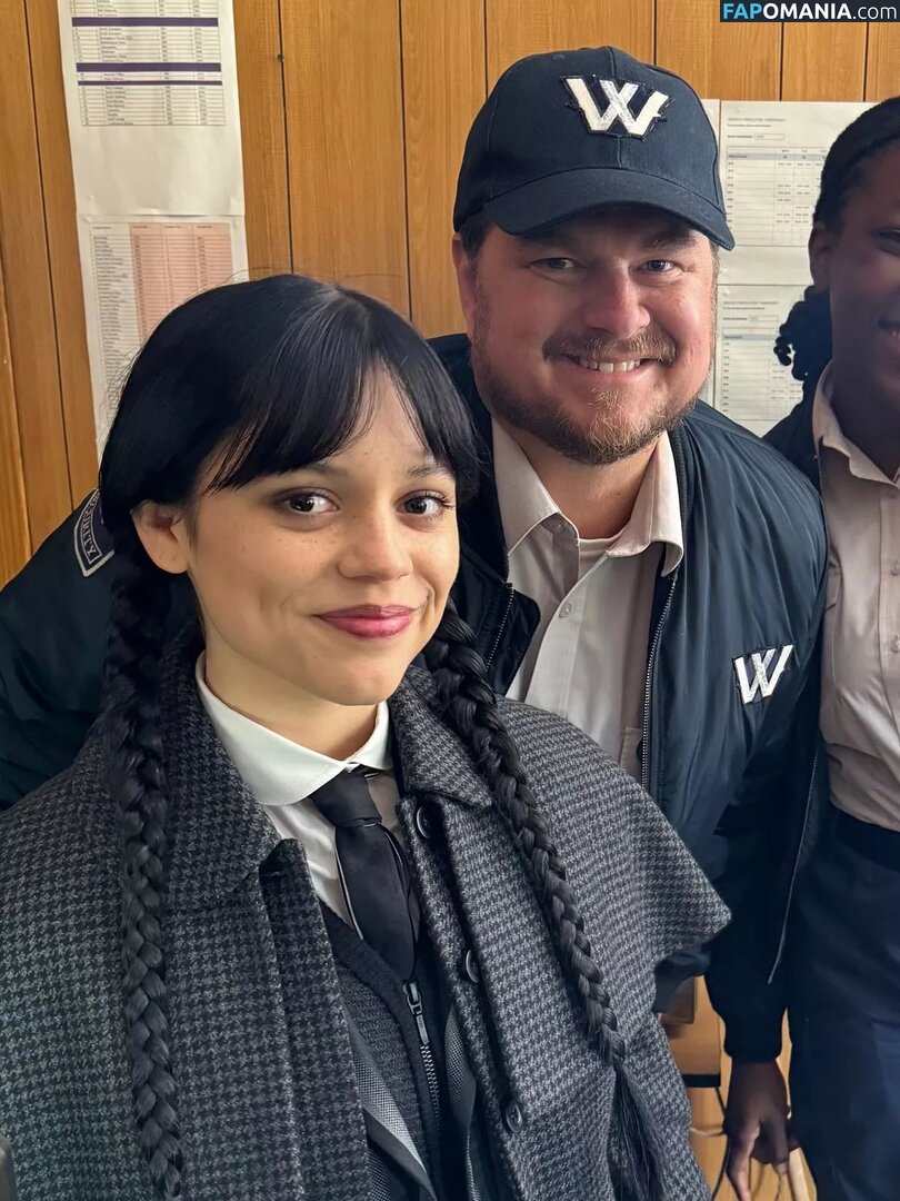 Jenna Ortega / Page / jennaortega Обнажённый OnlyFans  Утёкшее фото #1689