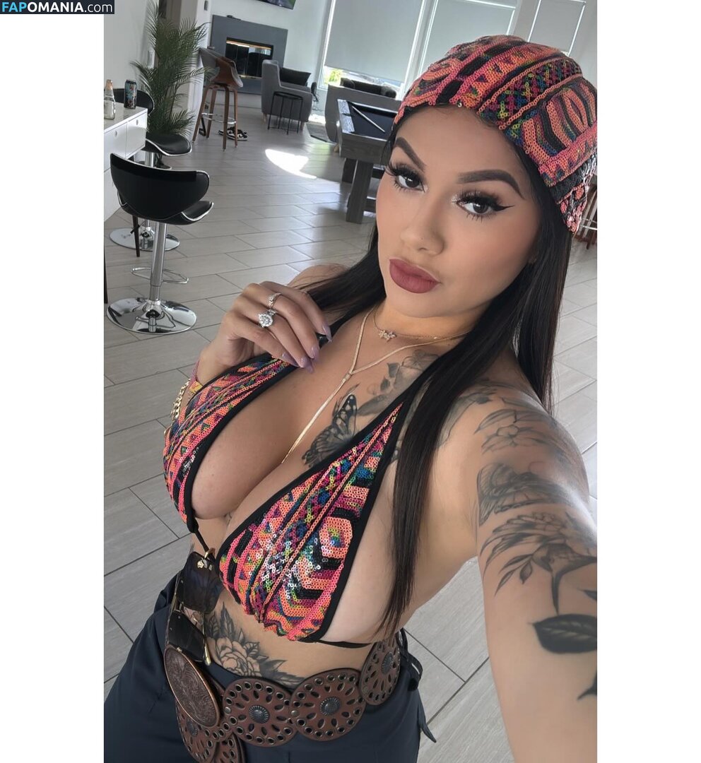 Jessica Elliott / Jessica Estrada / https: / jesslilyelliott / pinky_von_tease / pinkyvont Обнажённый OnlyFans  Утёкшее фото #1