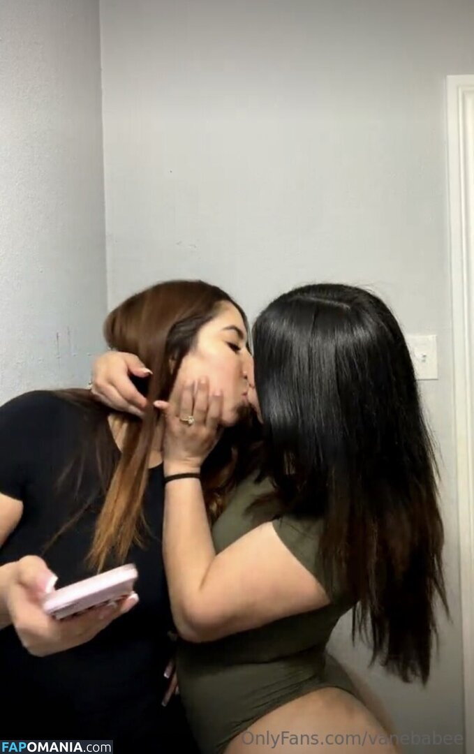  / Isntagram aka Vanebabee / josselinxc.c / vanebabee Обнажённый OnlyFans  Утёкшее фото #2