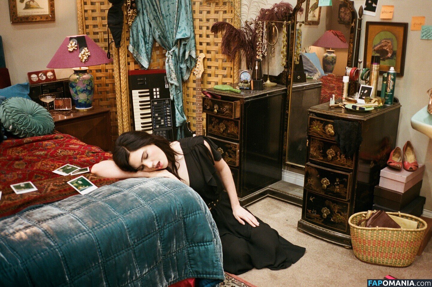 Julia Cumming (Sunflower Bean Singer / Julia Cumming (Sunflower Bean Singer/Bassist) / sunflowerbean Обнажённый OnlyFans  Утёкшее фото #6