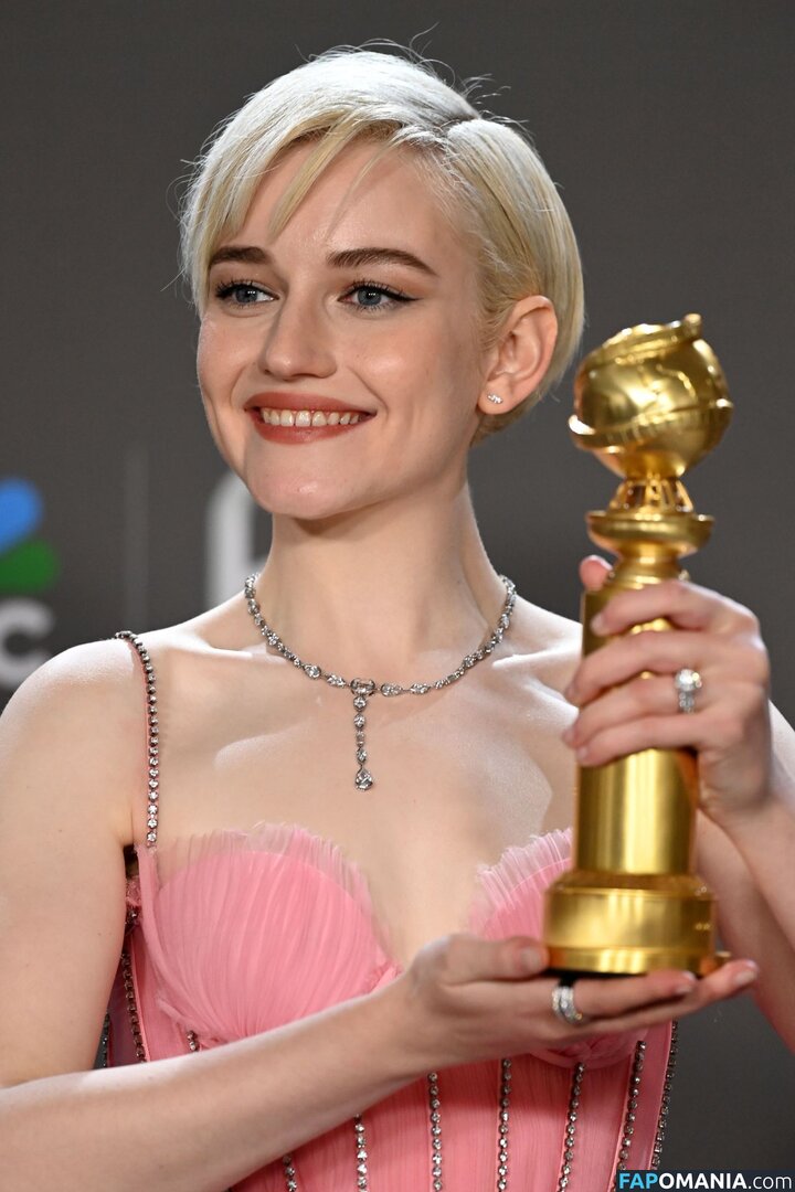 Julia Garner / juliagarnerofficial / ztyg_29 Обнажённый OnlyFans  Утёкшее фото #1