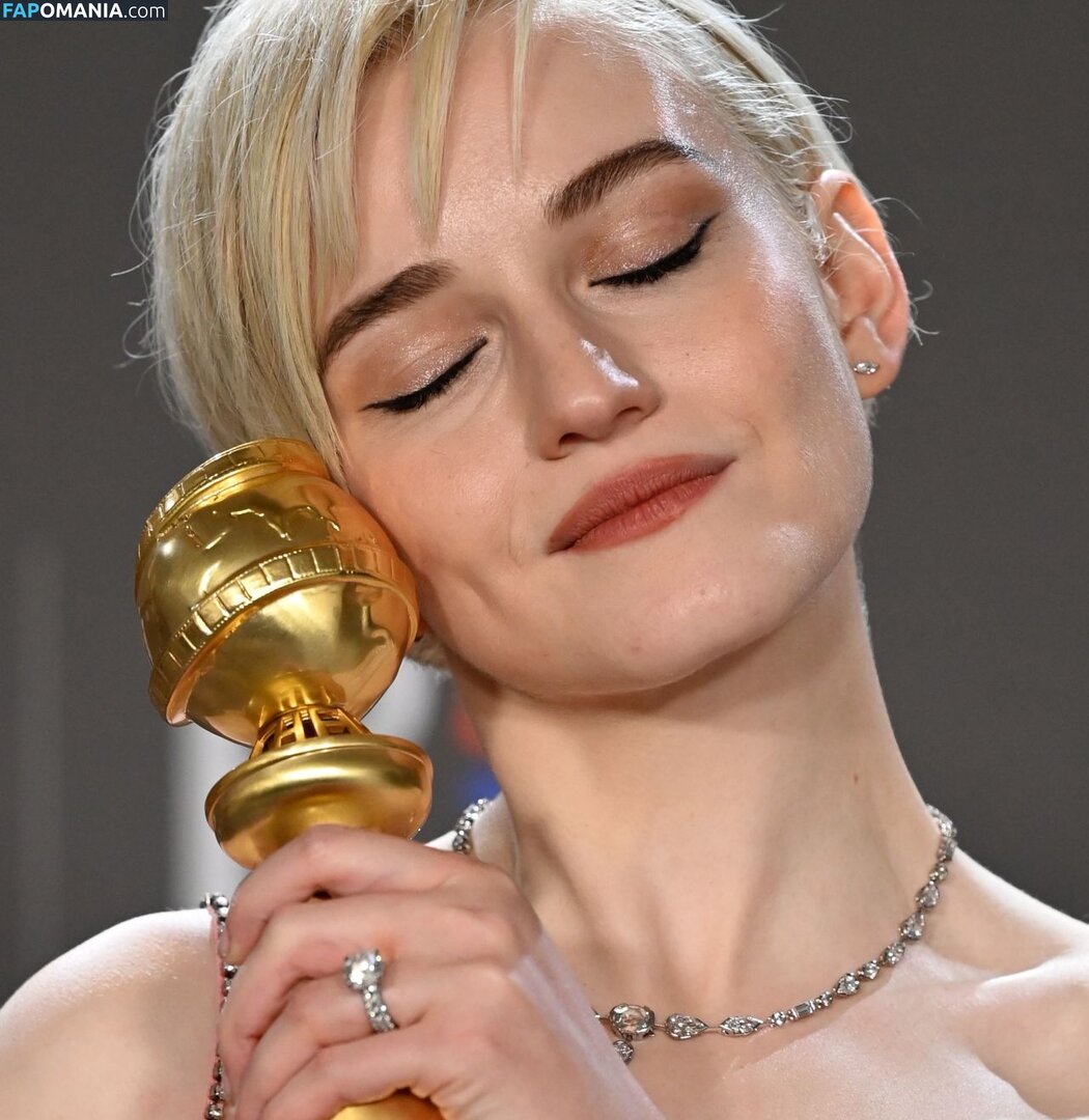 Julia Garner / juliagarnerofficial / ztyg_29 Обнажённый OnlyFans  Утёкшее фото #11